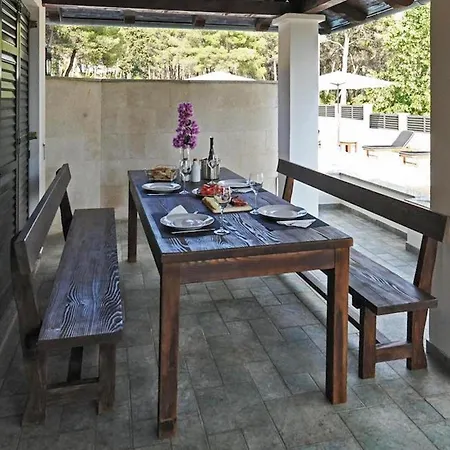 Holiday home Ella