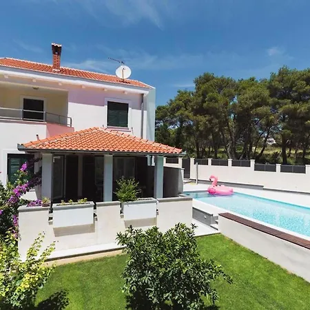 Holiday home Ella Zadar